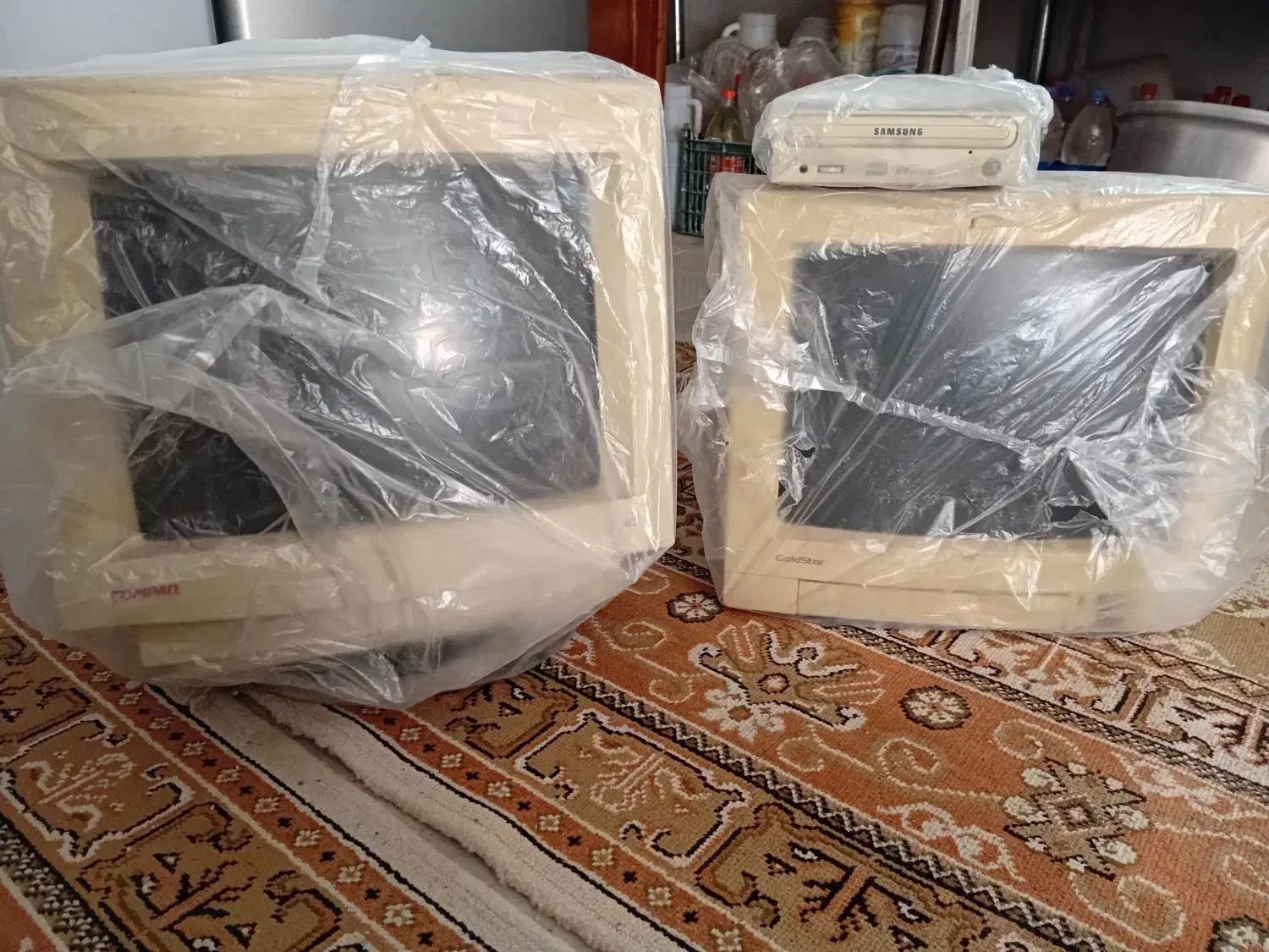 فروش دوعددمانیتورویک عدد دی وی دی رایتر|قطعات و لوازم جانبی رایانه|شهر بابک, |دیوار