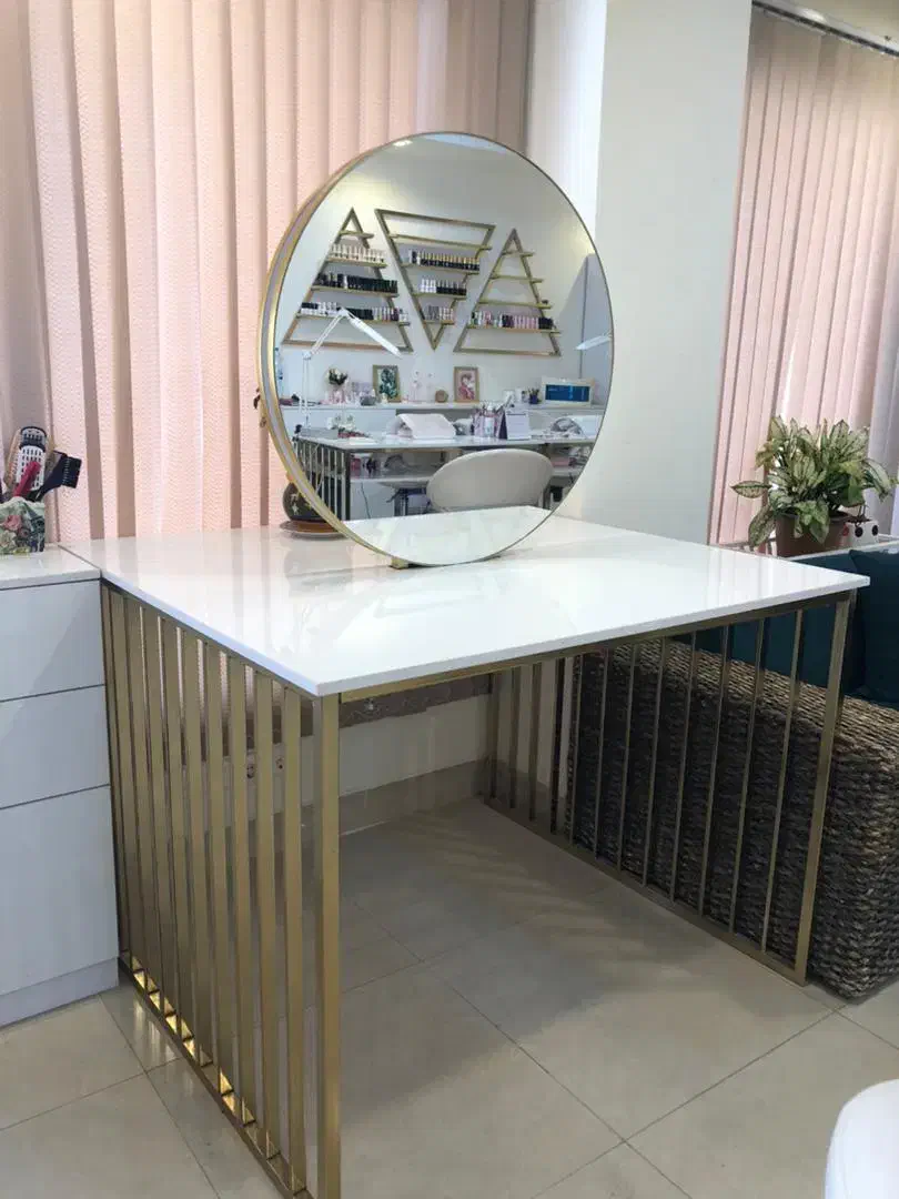 فروش فوری میز با اینه ۲ طرفه|بوفه، ویترین، کنسول|کیش, |دیوار