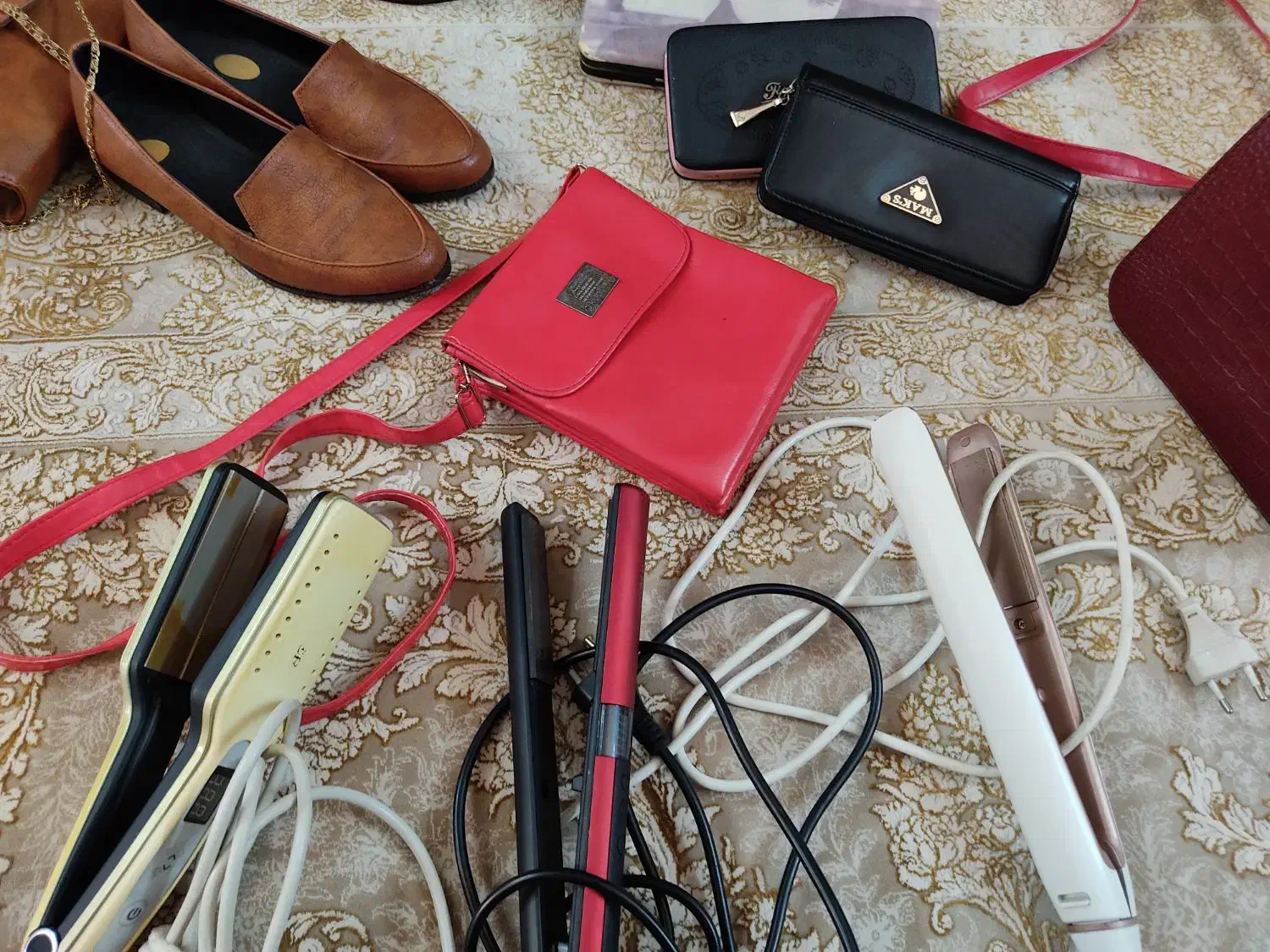 فروش کیف|کیف، کفش، کمربند|رباط‌کریم, رباط‌کریم|دیوار