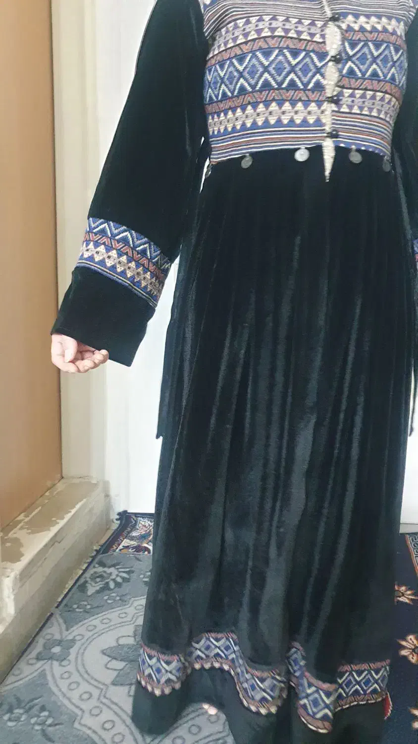 مانتو و شومیز|لباس|قرچک, میرزائی شمالی|دیوار