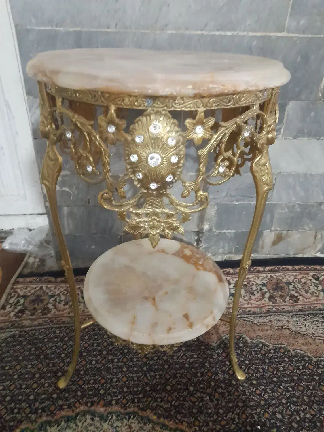 میز تلفن برنزی سنگین .|میز تلفن|تبریز, |دیوار