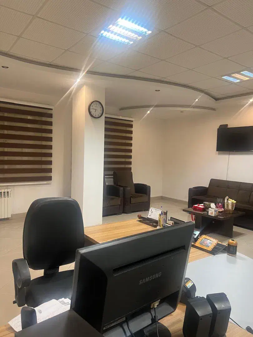 اجاره واحد۱۰۰ متری تجاری /ضیابر ی|اجارهٔ دفتر کار، اتاق اداری، مطب|رشت, رودباری|دیوار