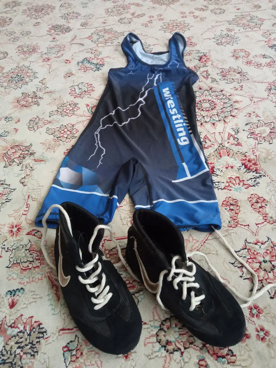 لباس کشتی وکفش کشتی مناسب ۷تا۹ سال|تجهیزات ورزشی|مشهد, گلبرگ|دیوار