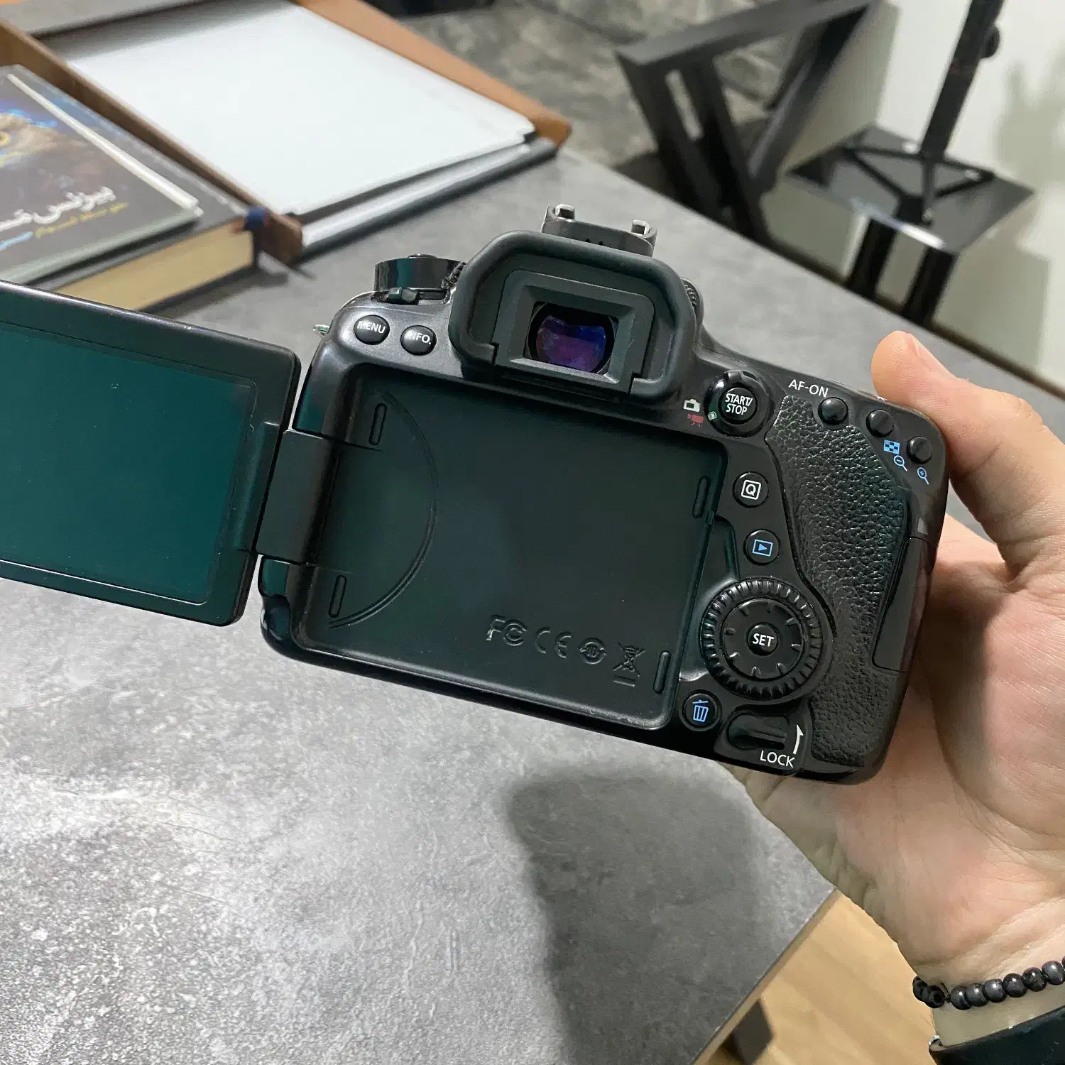 دوربین حرفه‌ای Canon 80D قیمت استثنایی + لنز|دوربین عکاسی و فیلم‌برداری|مشهد, نیروی هوایی|دیوار