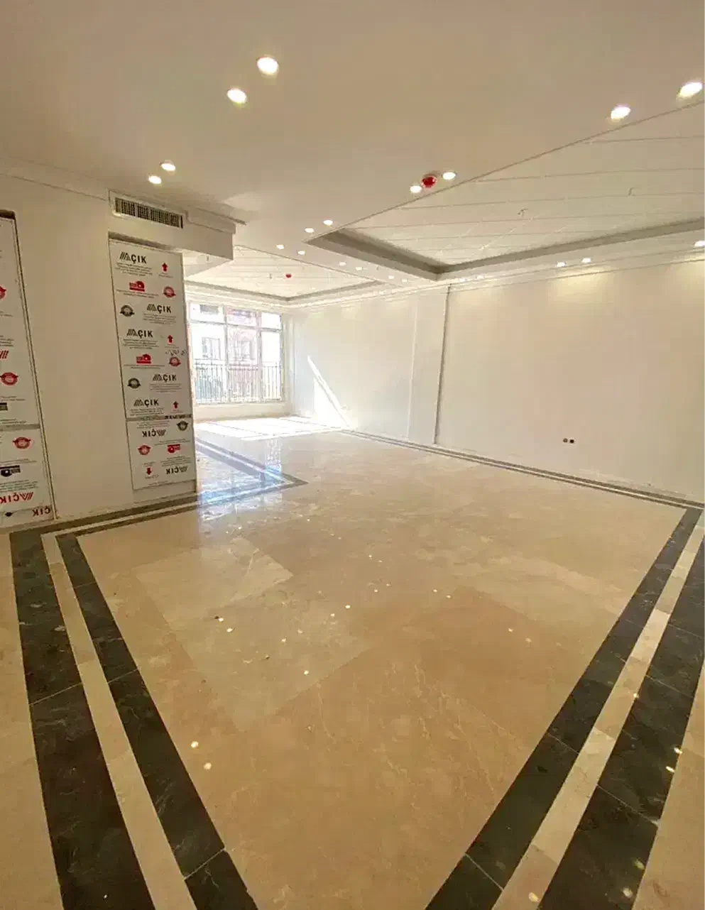 ۱۵۰ متر / خطی روبه آفتاب/سالن بزرگ-طبقه۱و۵