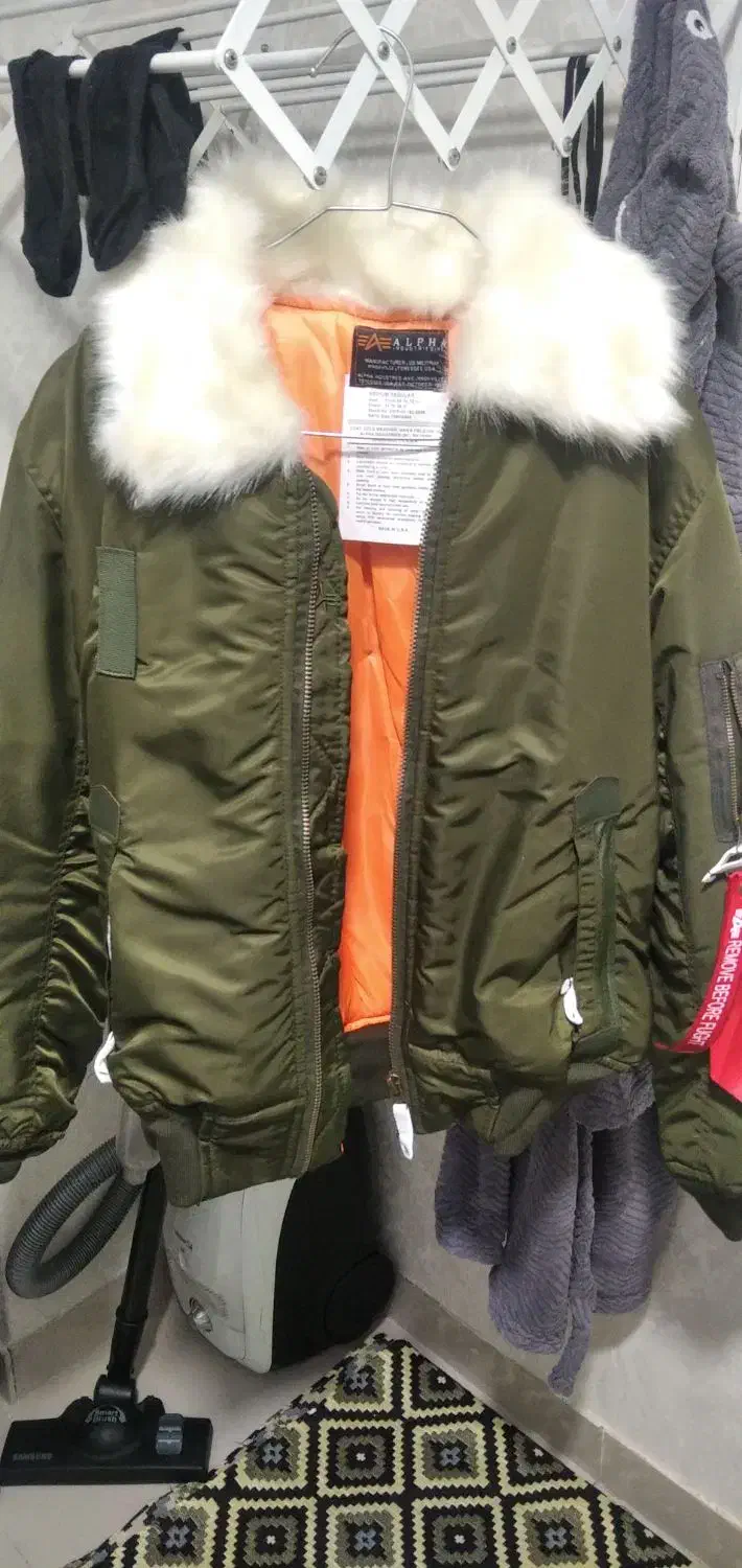 کاپشن بسیار خاص و بسیار خوش رنگ آلفا اصل|لباس|تهران, امیریه|دیوار