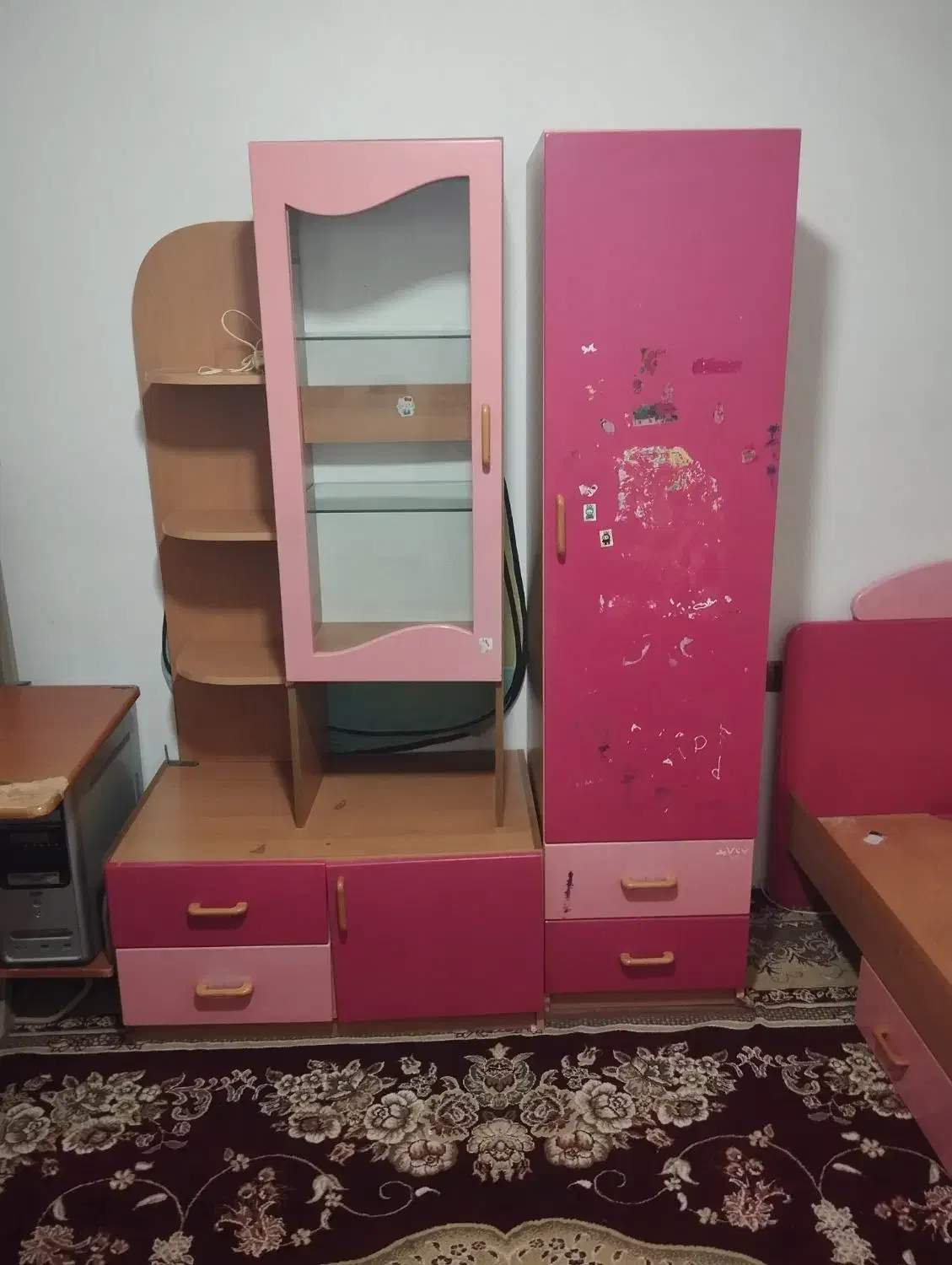 تخت و کمد و میز کامپیوتر|اسباب و اثاث بچه|گرگان, |دیوار