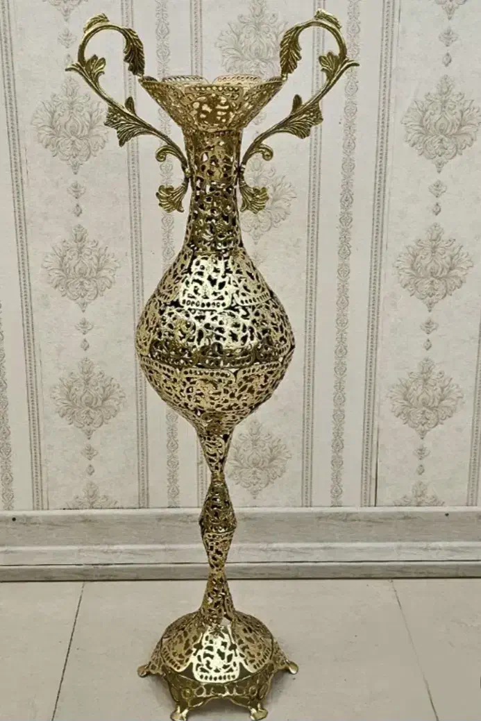 گلدان برنز فروش فوری|صنایع دستی و سایر لوازم تزئینی|شاهینشهر, گزبرخوار|دیوار