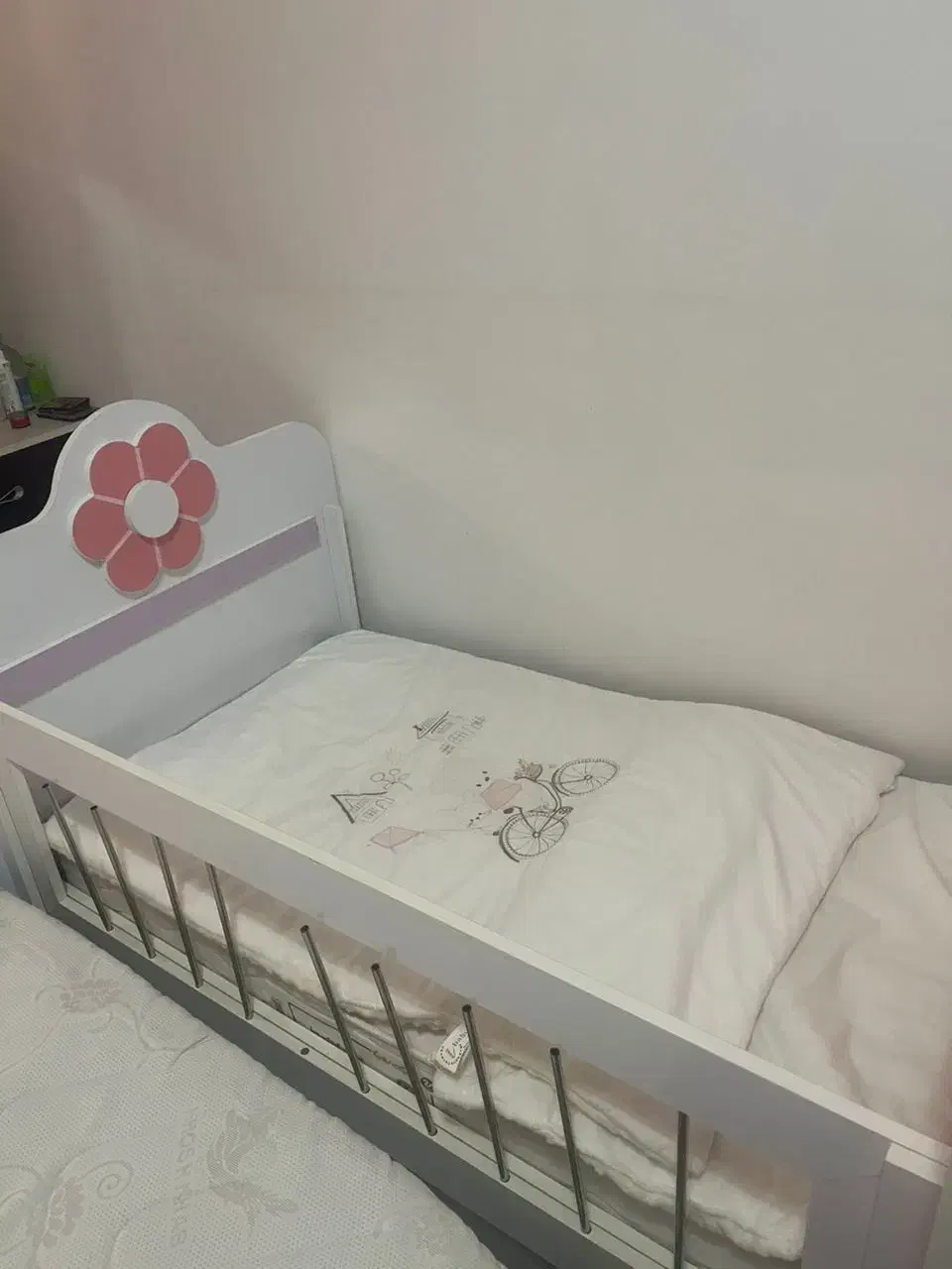 تخت کودک|تخت و صندلی بچه|پارس‌آباد, |دیوار
