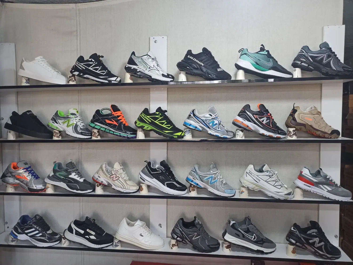 جزیره کفش|کیف، کفش، کمربند|مرودشت, مختارآباد|دیوار