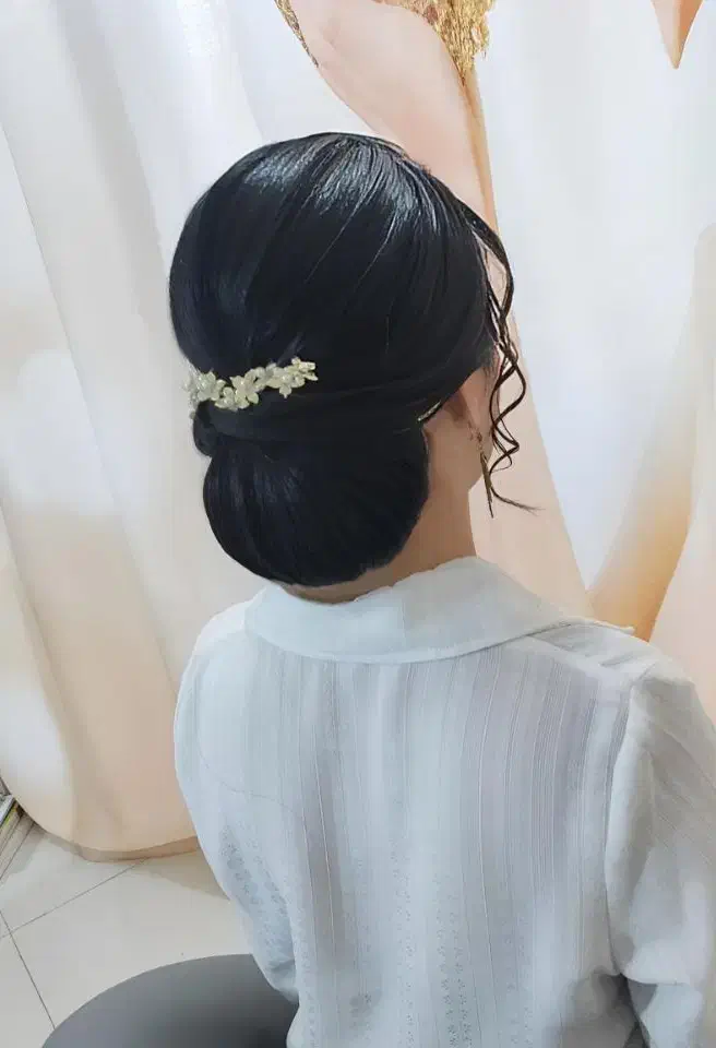 خدمات آرایشگری تخصصی کراتین،رنگ مو،میکاپ،شنیون|خدمات آرایشگری و زیبایی|زرقان, |دیوار