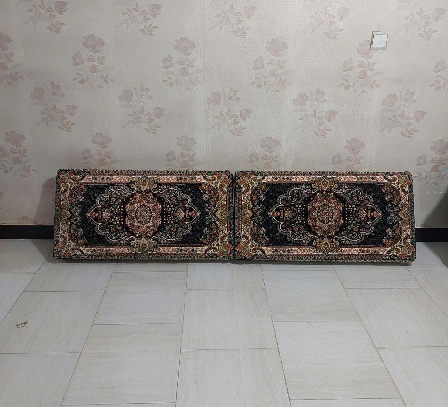 پشتی|پشتی|همدان, |دیوار