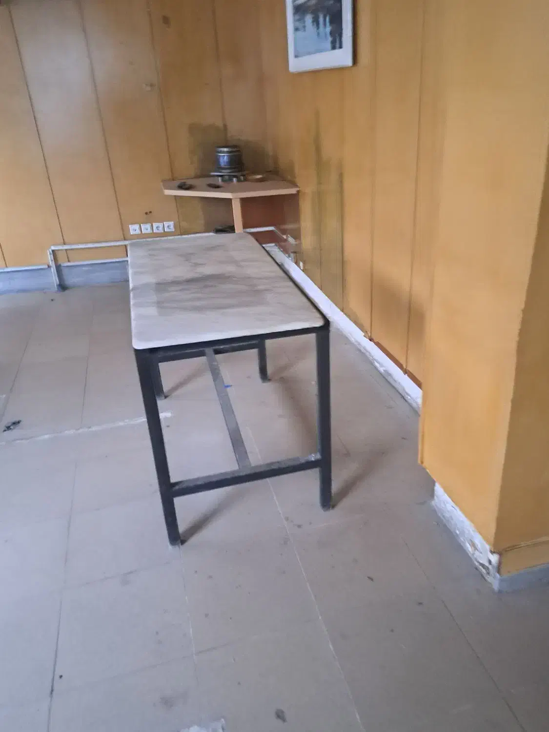 میز و نیمکت|کافیشاپ و رستوران|رشت, جانبازان|دیوار