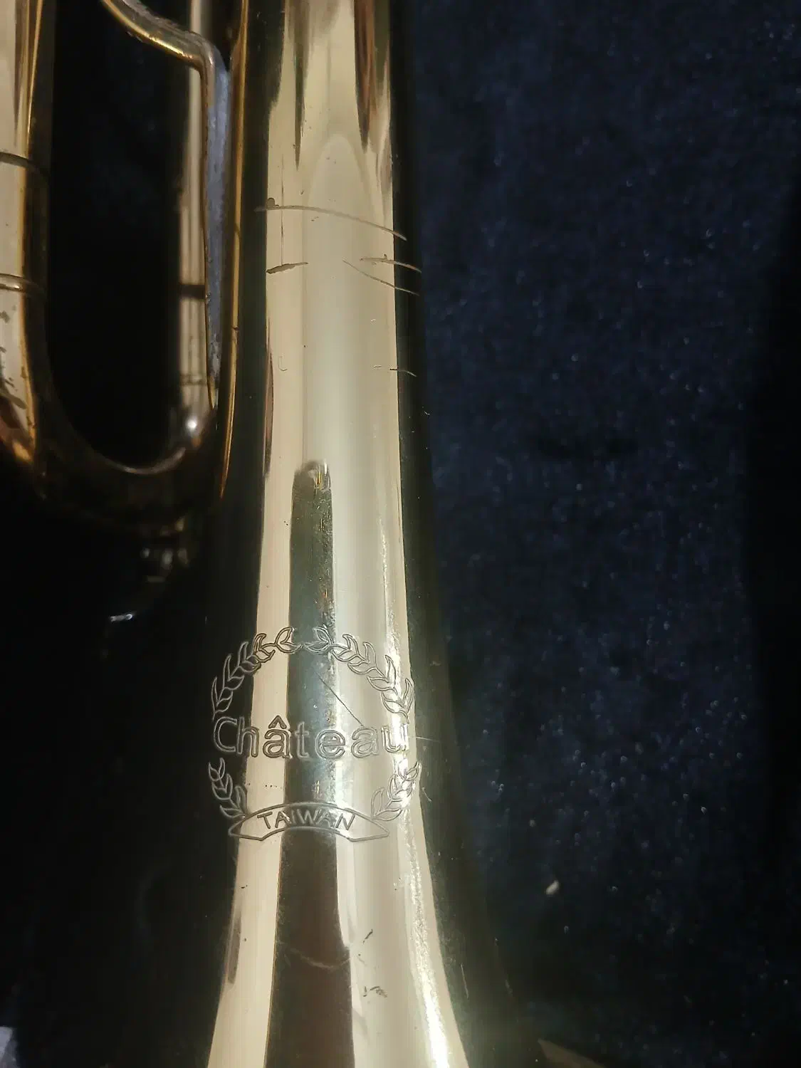 ترومپت طلایی شاتو|سازهای بادی|اقبالیه, |دیوار