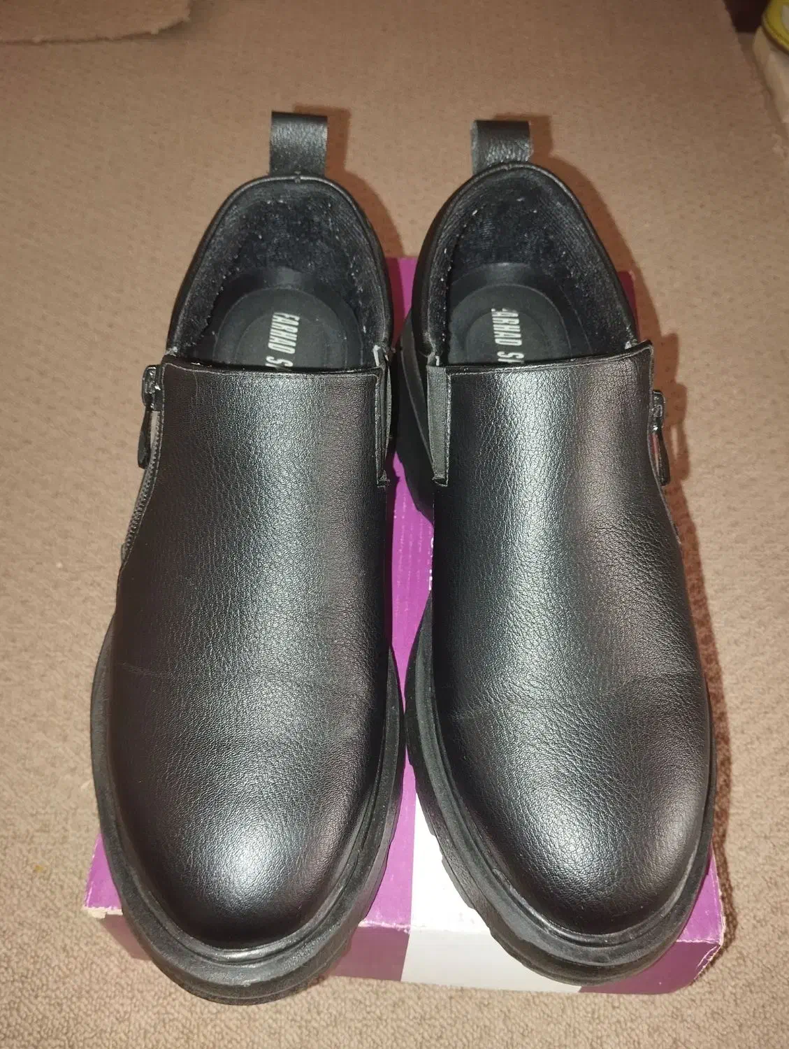 کفش|کیف، کفش، کمربند|شاهین‌شهر, شهرک گلدیس|دیوار