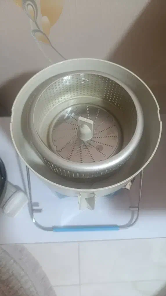 فروش آبمیوه گیری نیکو ناسیونال سابق|آبمیوه‌گیر و آب‌مرکبات‌گیر|اصفهان, کارلادان|دیوار