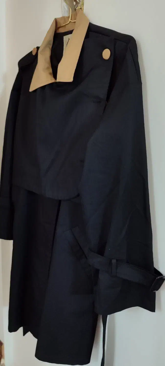 مانتو بارونی|لباس|اصفهان, دانشگاه اصفهان|دیوار