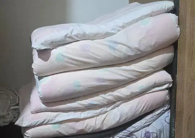 چهار عدد تشک تک نفره تمیز با الیاف عالی|رختخواب، بالش، پتو|شیراز, فرگاز|دیوار