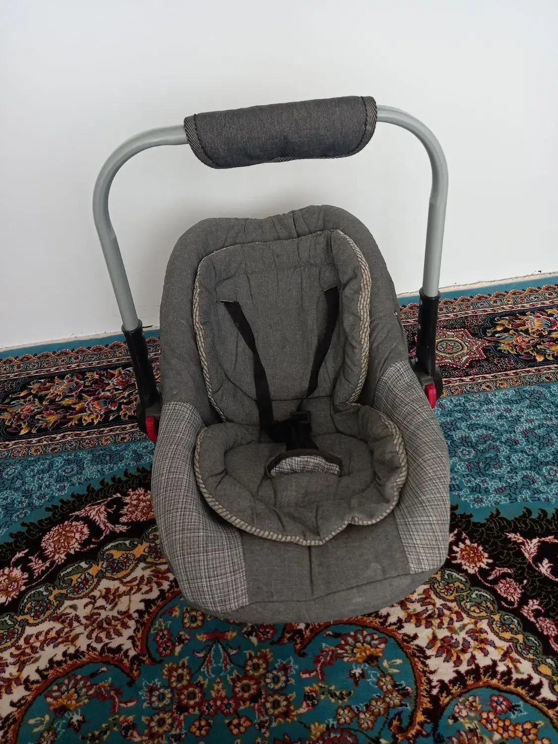 کریر|اسباب و اثاث بچه|اصفهان, باغ فدک|دیوار