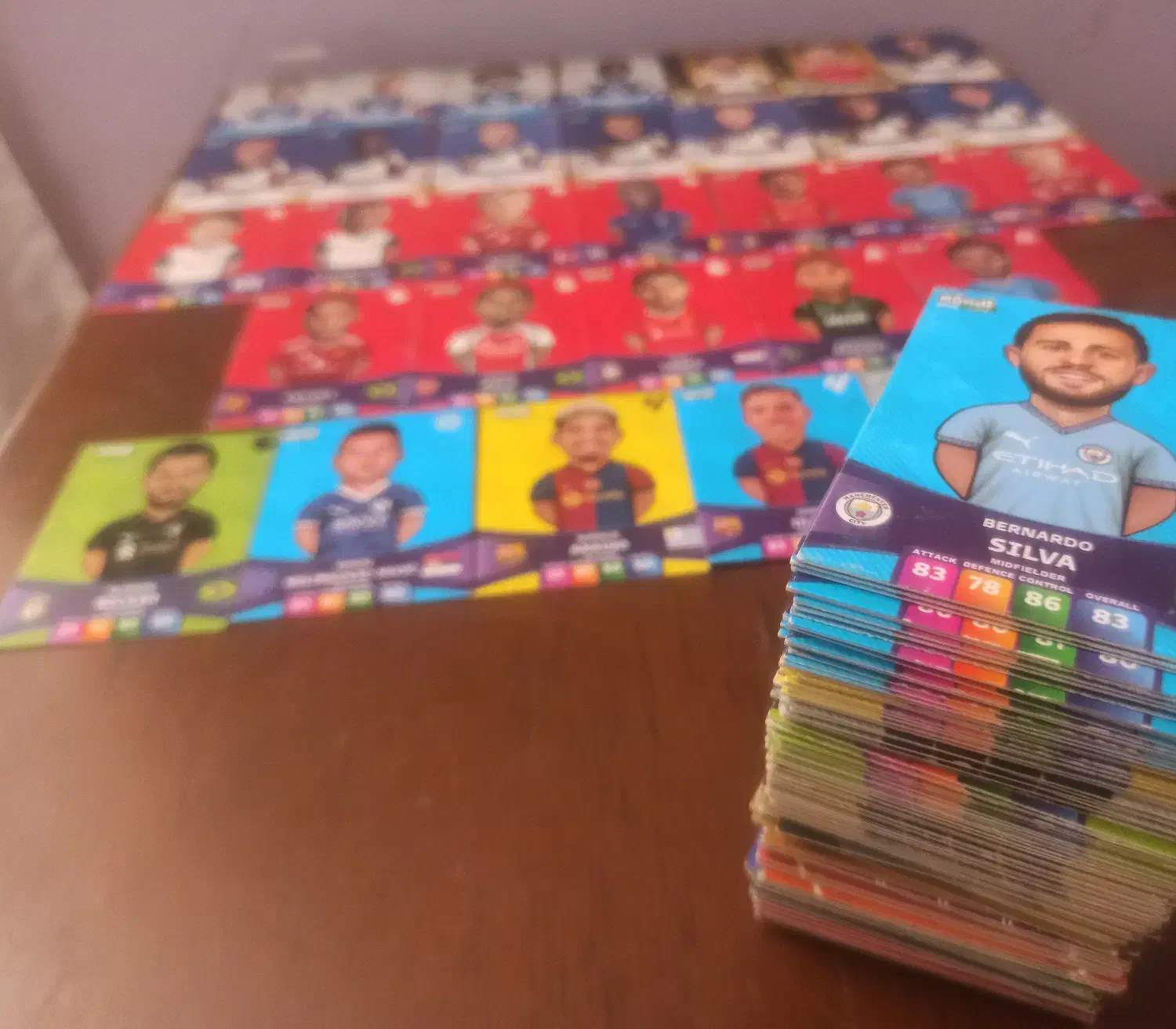 کیمدی|اسباب‌‌بازی|قائن, |دیوار