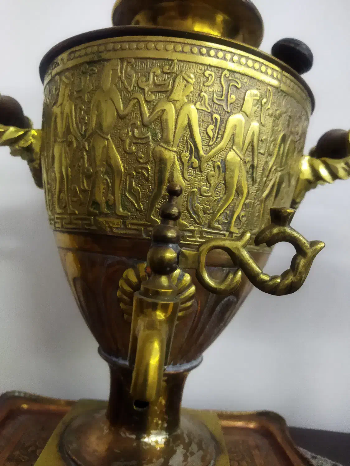 سماور روسی حکاکی|سماور، چای‌ساز، قهوه‌ساز|مهاباد (آذربایجان غربی), |دیوار