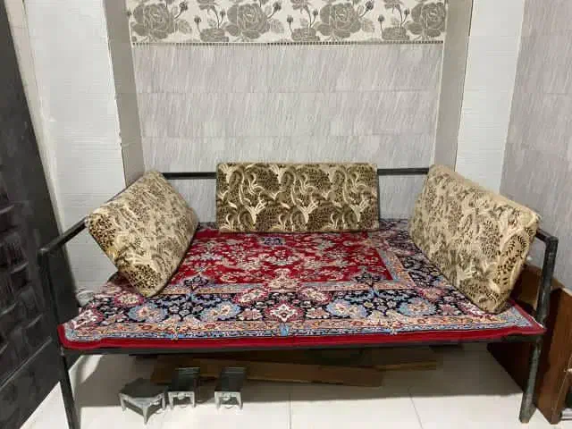 ۲ عدد تخت فلزی کافه و رستوران|کافیشاپ و رستوران|ایلام, |دیوار