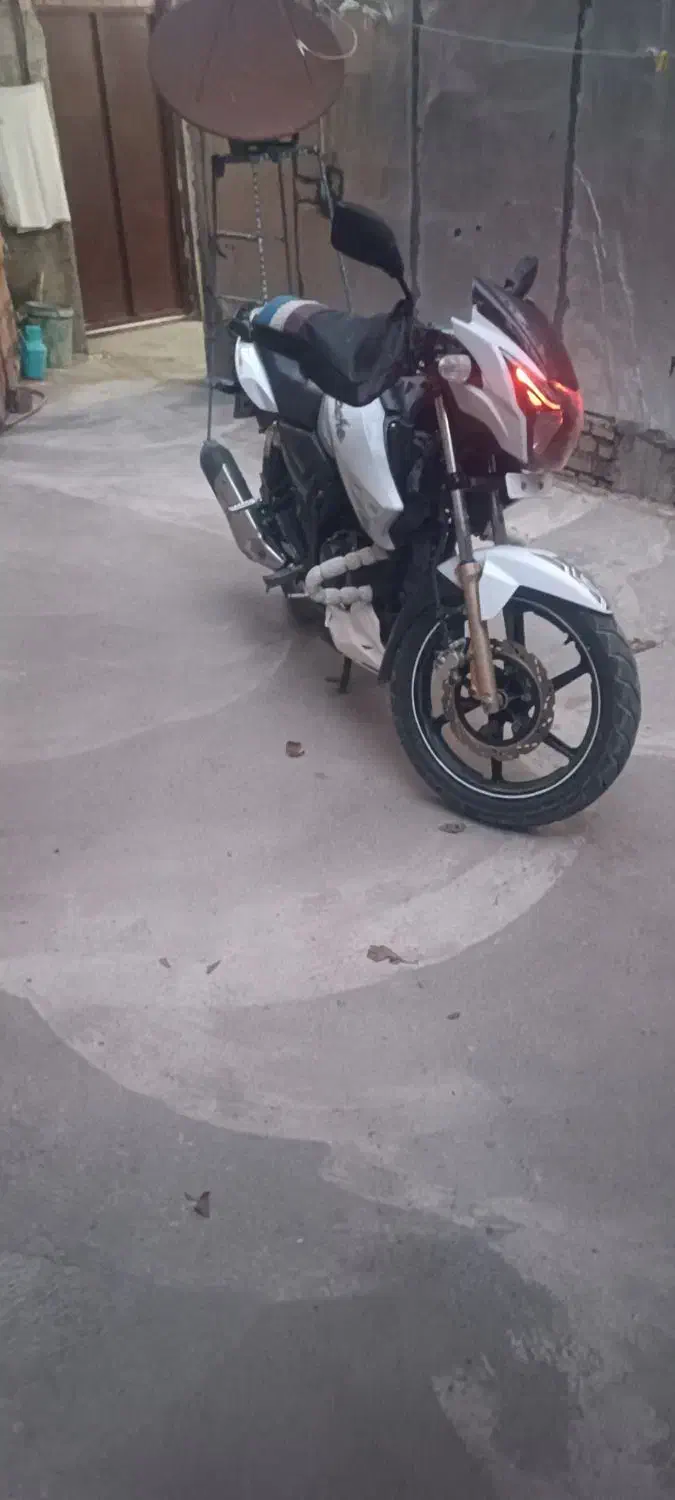 موتور آپاچی 180 مدرک داره مدل 92|موتورسیکلت|نگین شهر, |دیوار