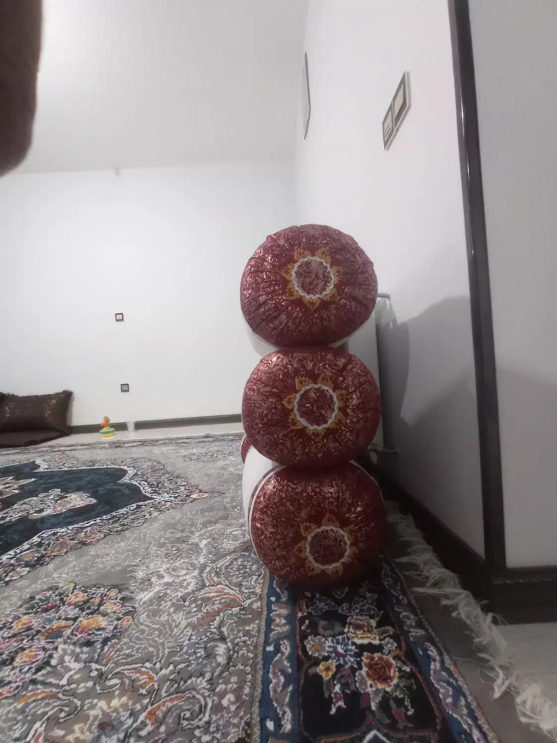 بالشت سنتی|رختخواب، بالش، پتو|شیراز, کوشک میدان|دیوار