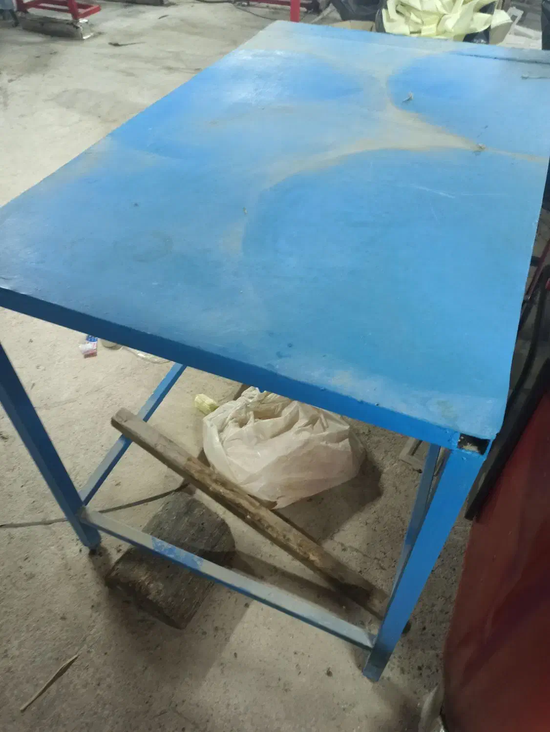 چهار عدد میز فلزی رنگ شده در ابعاد مختلف|فروشگاه و مغازه|خمام, |دیوار