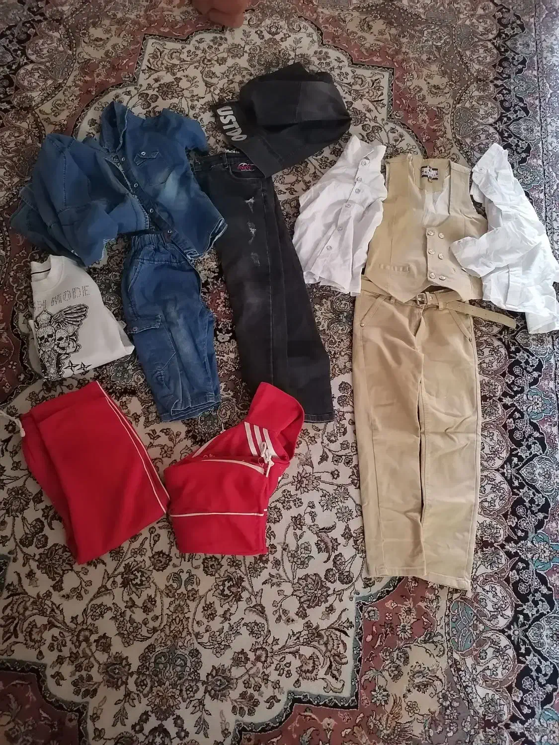 تعدادی لباس پسرانه ومردانه|لباس|کهریزک, |دیوار