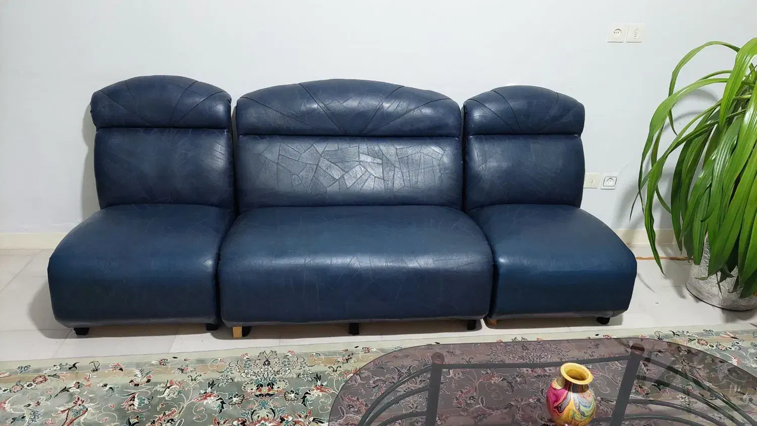 مبلمان چرم ۷ نفره|مبلمان خانگی و میز عسلی|شاهین‌شهر, نظامی|دیوار