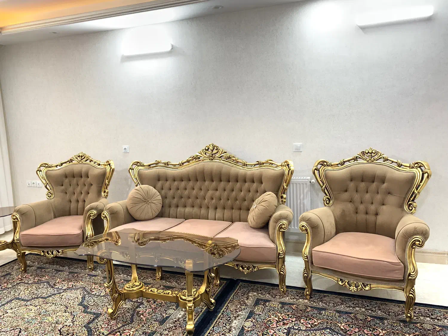 مبل سلطنتی 7 نفره|مبلمان خانگی و میز عسلی|سبزوار, توحیدشهر|دیوار