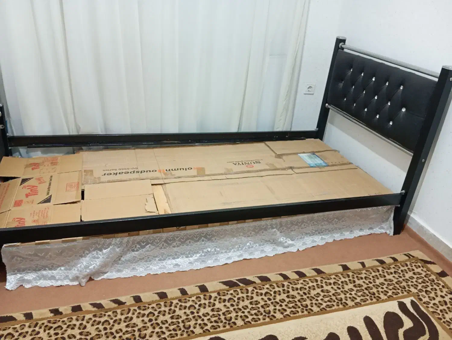 تخت یک نفره فلزی با کفی بدون تشک|تخت و سرویس خواب|محمدیه-قزوین, |دیوار