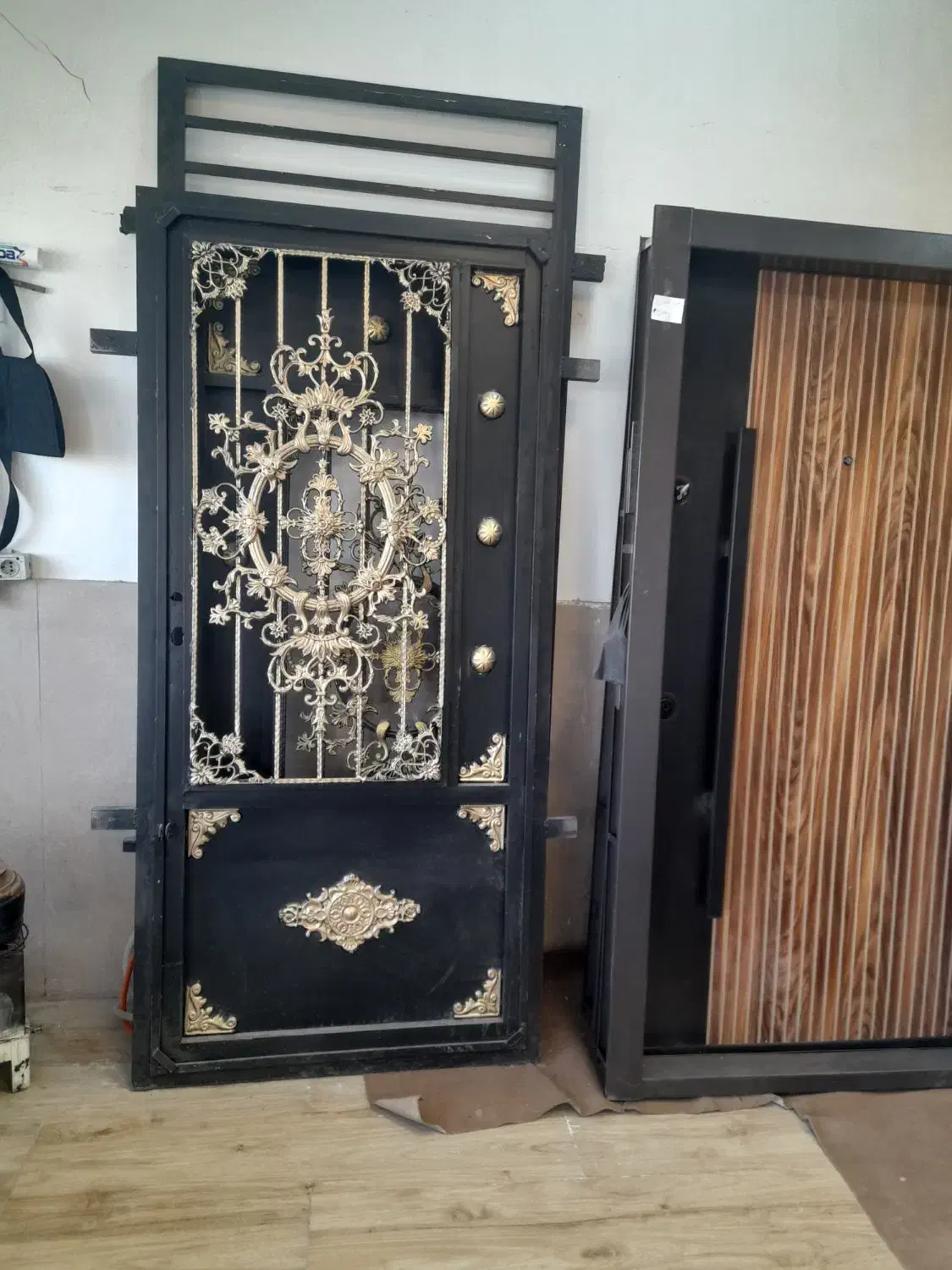 درب وپنجره هادی|مصالح و تجهیزات ساختمان|قوچان, |دیوار