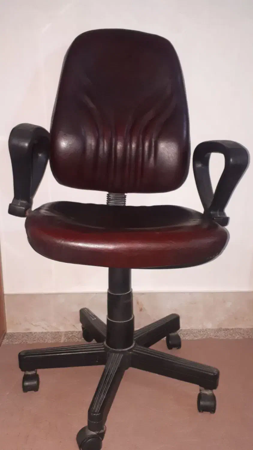 صندلی چرم|مبلمان اداری|محمدشهر, محمدشهر|دیوار