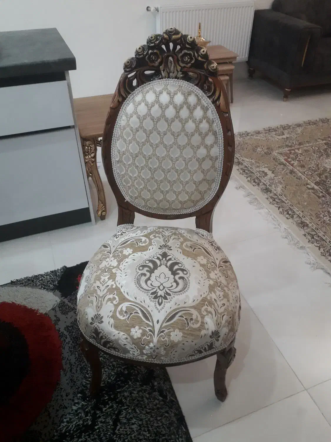 4عدد صندلی غذاخوری چوب گردو سالم|میز و صندلی غذاخوری|مشکین‌دشت, |دیوار