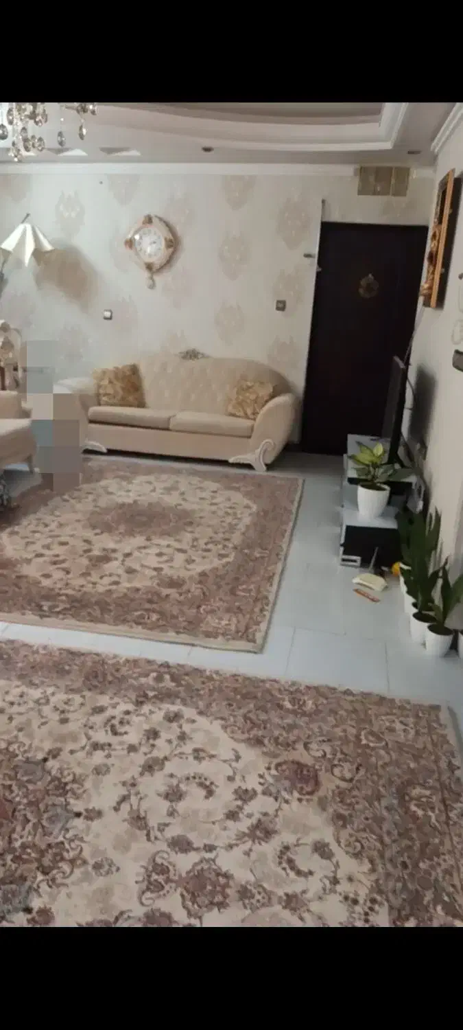 یک دست مبل راحتی۱۰نفره همراه بااباژور|مبلمان خانگی و میز عسلی|شاهرود, |دیوار