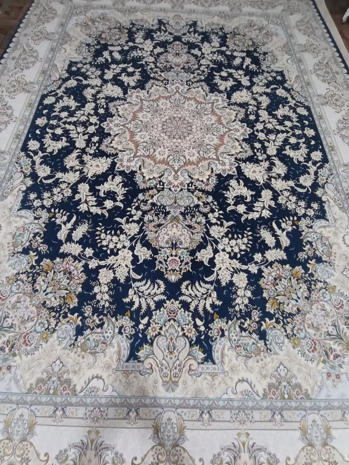 فرش 12 متر آکبند/ 1200شانه گلبرجسته فرش فانوس|فرش|بیرجند, |دیوار