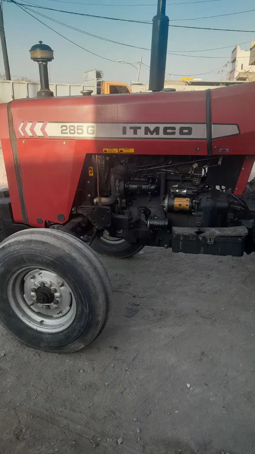 تراکتور|خودرو سنگین|ابریشم, |دیوار