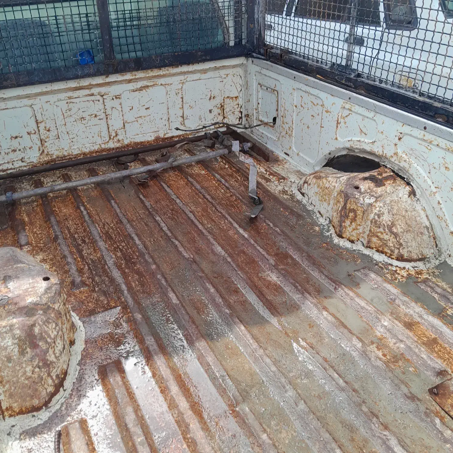 وانت پیکان فروشی مدل ۸۳|خودرو سواری و وانت|قشم, |دیوار