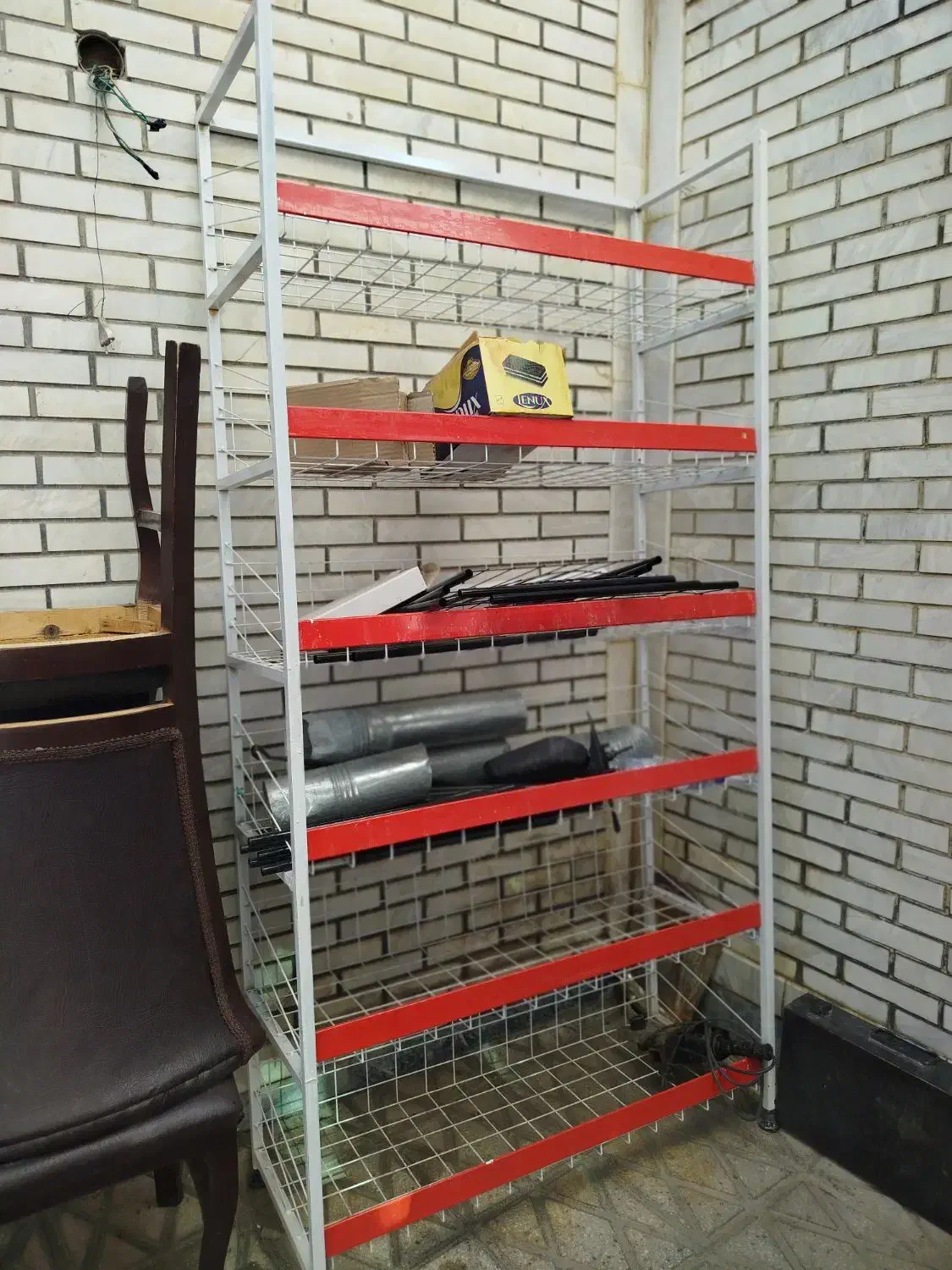 فروش یک عدد قفسه و دوربین مداربسته|دوربین مداربسته|بروجرد, |دیوار