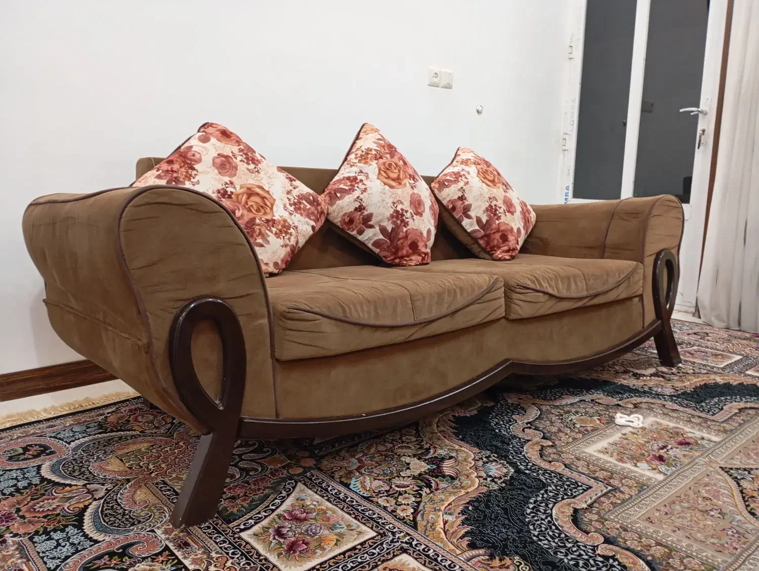 مبل  دو نفره و سه نفره|مبلمان خانگی و میز عسلی|بروجن, |دیوار