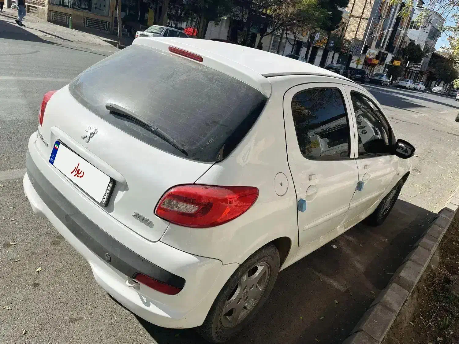 ۲۰۷سقف فلز سفید فرمون برقی ۹۹|خودرو سواری و وانت|سیرجان, |دیوار