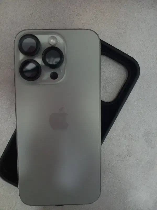 iPhone  15 pro|موبایل|رشت, گلسار|دیوار