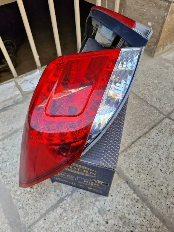 چراغ عقب دنا|قطعات یدکی و لوازم جانبی|اصفهان, الهیه|دیوار