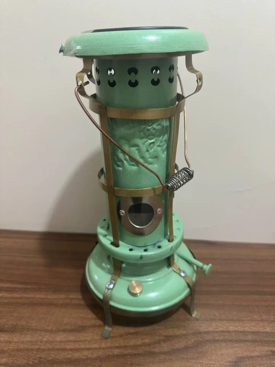 چراغ نفتی سبز|بخاری، هیتر، شومینه|کرج, دهقان ویلا|دیوار