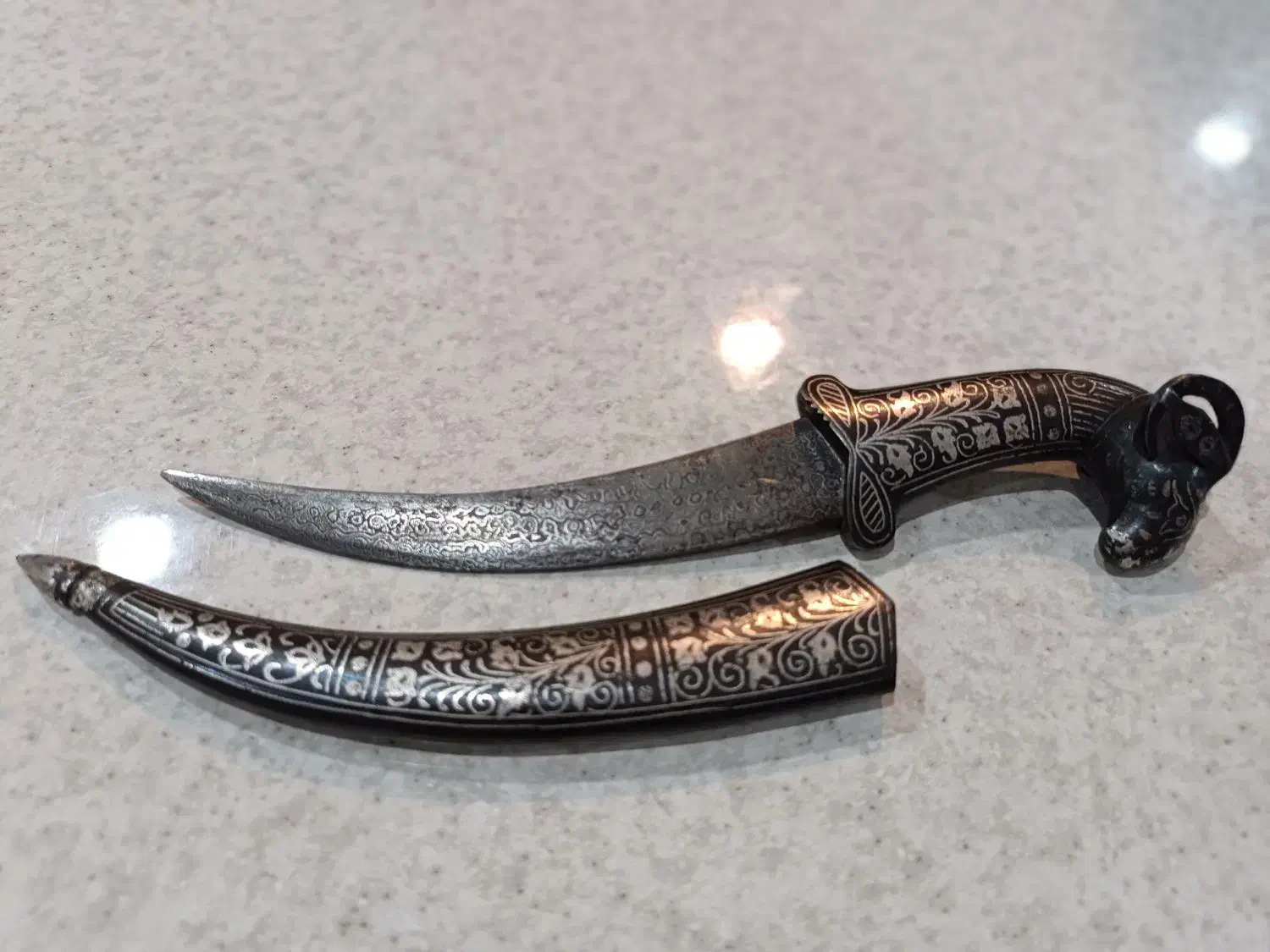 خنجر نقره کوب|کلکسیون اشیاء عتیقه|دورود, |دیوار