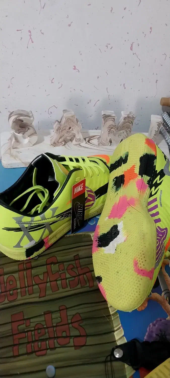 کفش فوتسال|کیف، کفش، کمربند|فیروزکوه, |دیوار