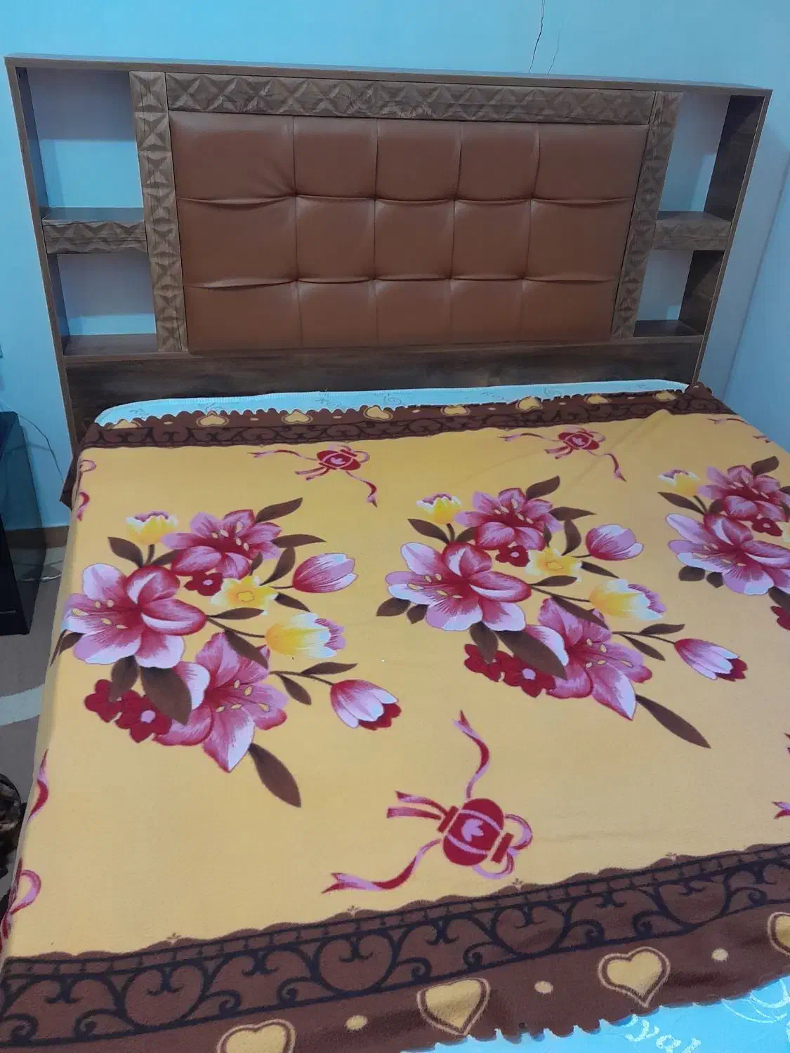 تخت و تشک|تشک تختخواب|رشت, حومه رشت|دیوار