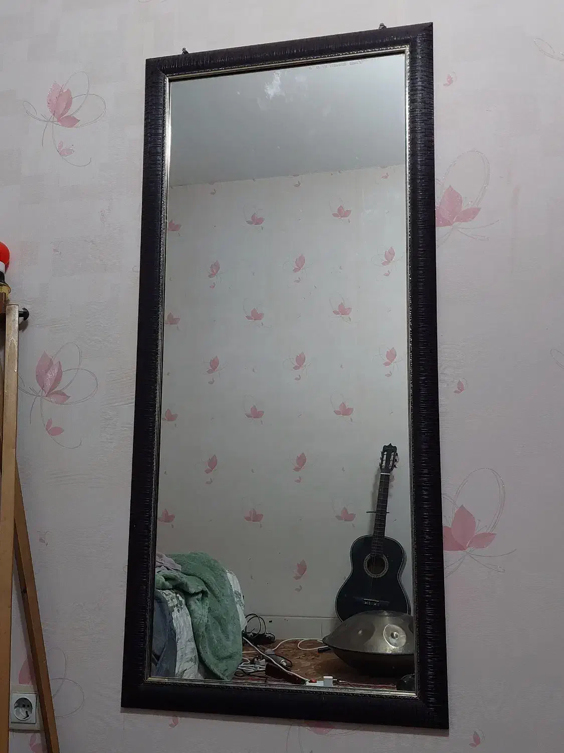 آینه قدی کاملا تمیز|آینه|شیراز, شاه قلی بیگی|دیوار